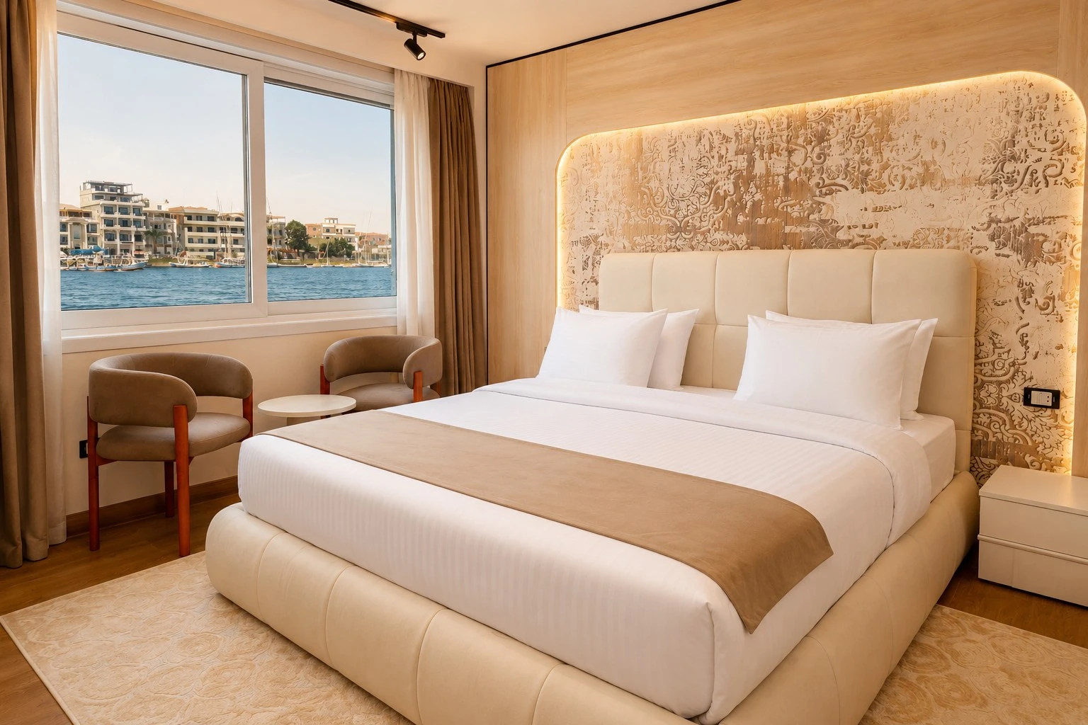 Luxury King Bed : Luxor / Aswan / Luxor