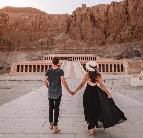 Couple in Luxor, honeymoon in Egypt
